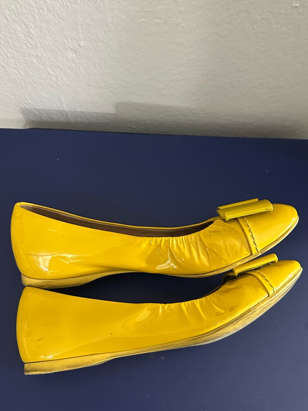 Salvatore Ferragamo Bright Yellow Patent Vara Bow Flats - Picture 5 of 7